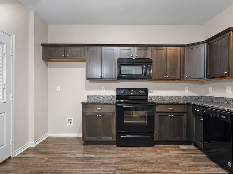 900A Hamilton Park Dr — Photo 9