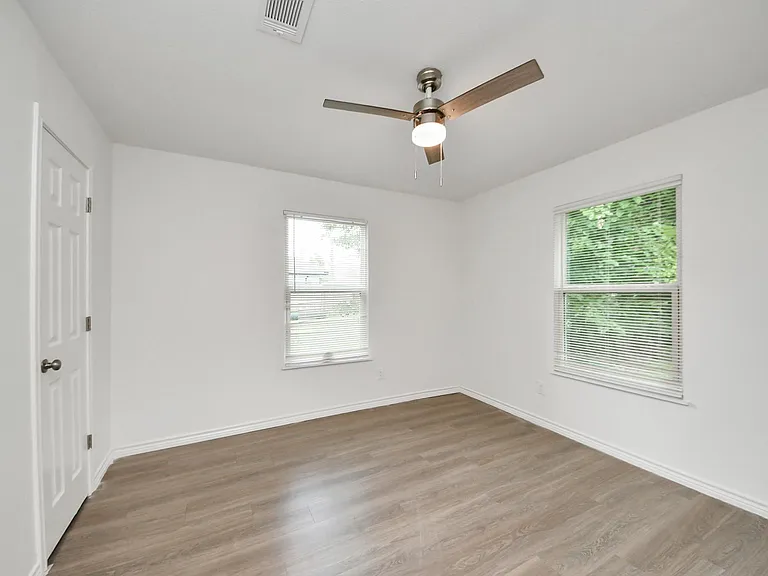 7004 Conley St — Photo 20