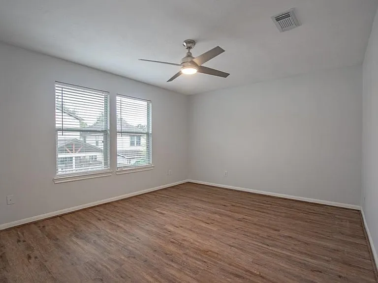 1422 Ruthven St — Photo 18
