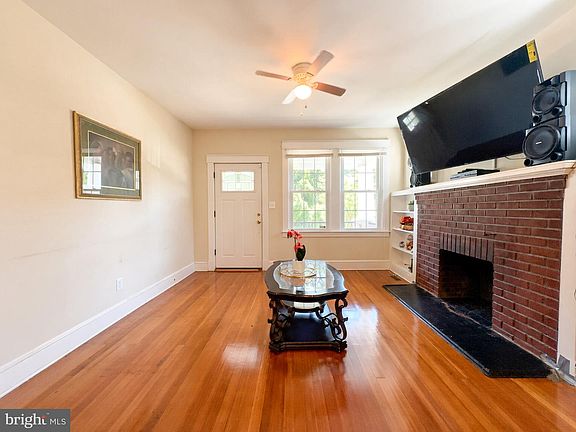 4th image of 3606 Patterson Ave