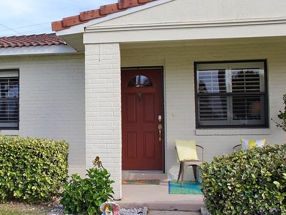 Cozy mermaid entrance!