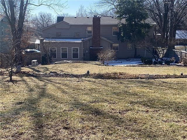 2nd image of 5800 W 87th St