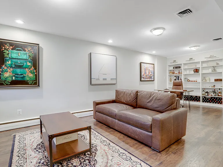 3710 Lorcom Ln — Photo 22