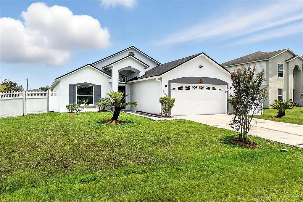 3 bed, 2.0 bath, 1559 sqft, $1,850 — Photo 2