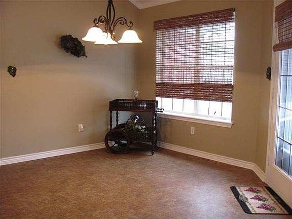 5th image of 107 Bluebird Ln