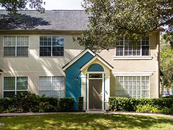 2nd image of 13700 RICHMOND PARK Drive N #205