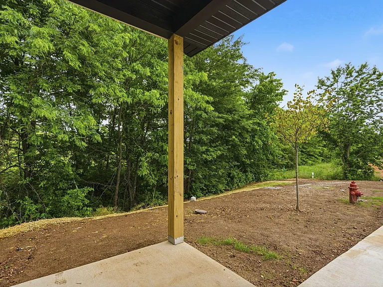 2175 W Parkview Ave — Photo 5