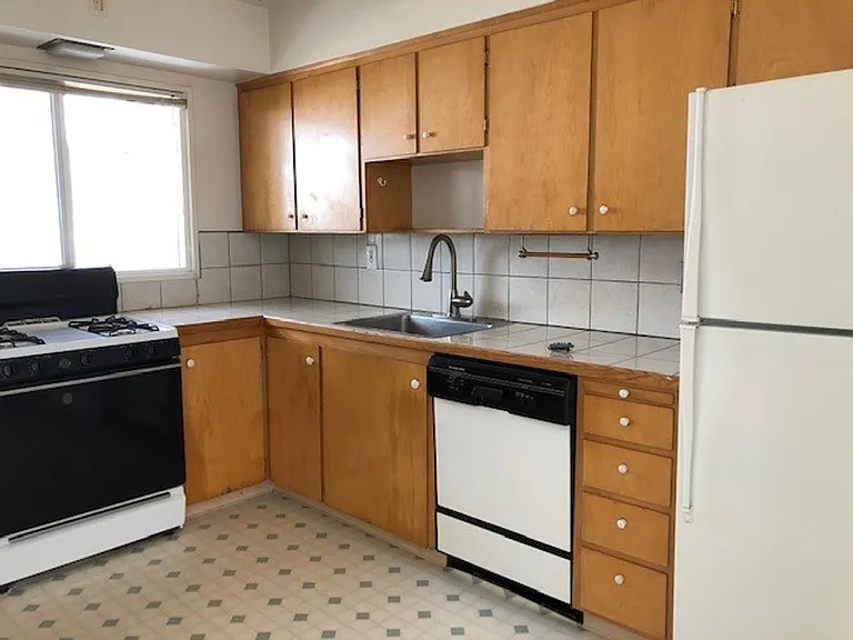 4795 SW Maple Ave — Photo 3