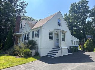 21 Bailey St, Trumbull, CT 06611