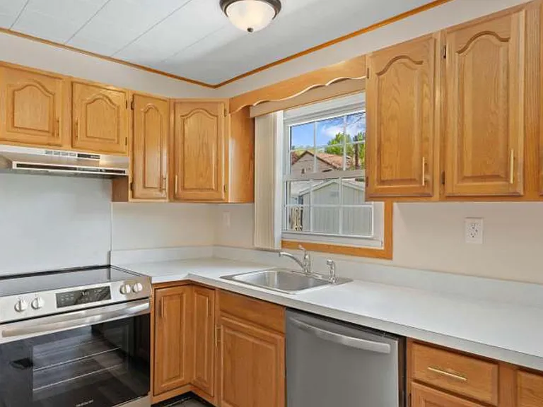 21 Huntington Ln — Photo 10