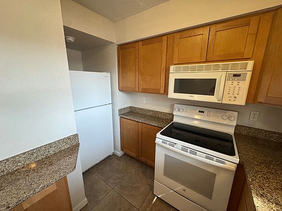 3rd image of 1020 Lacouer Dr