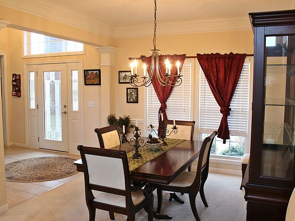 4th image of 804 Ascot Drive
