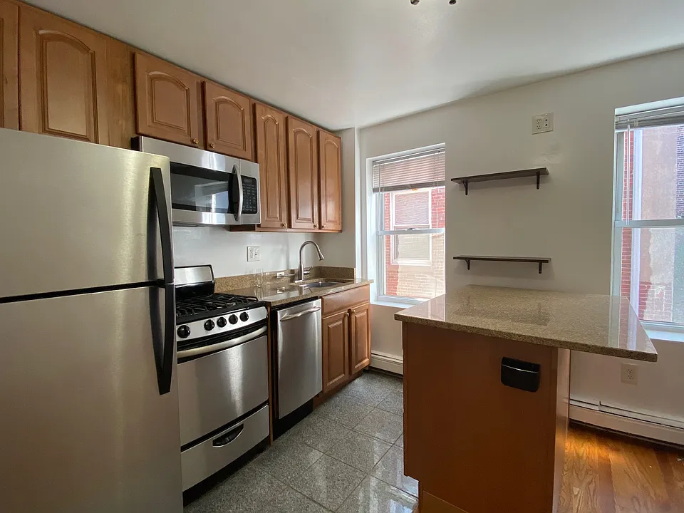 20 Hanover Ave #2A
