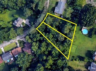 Stratford Blvd, Steubenville, OH 43952