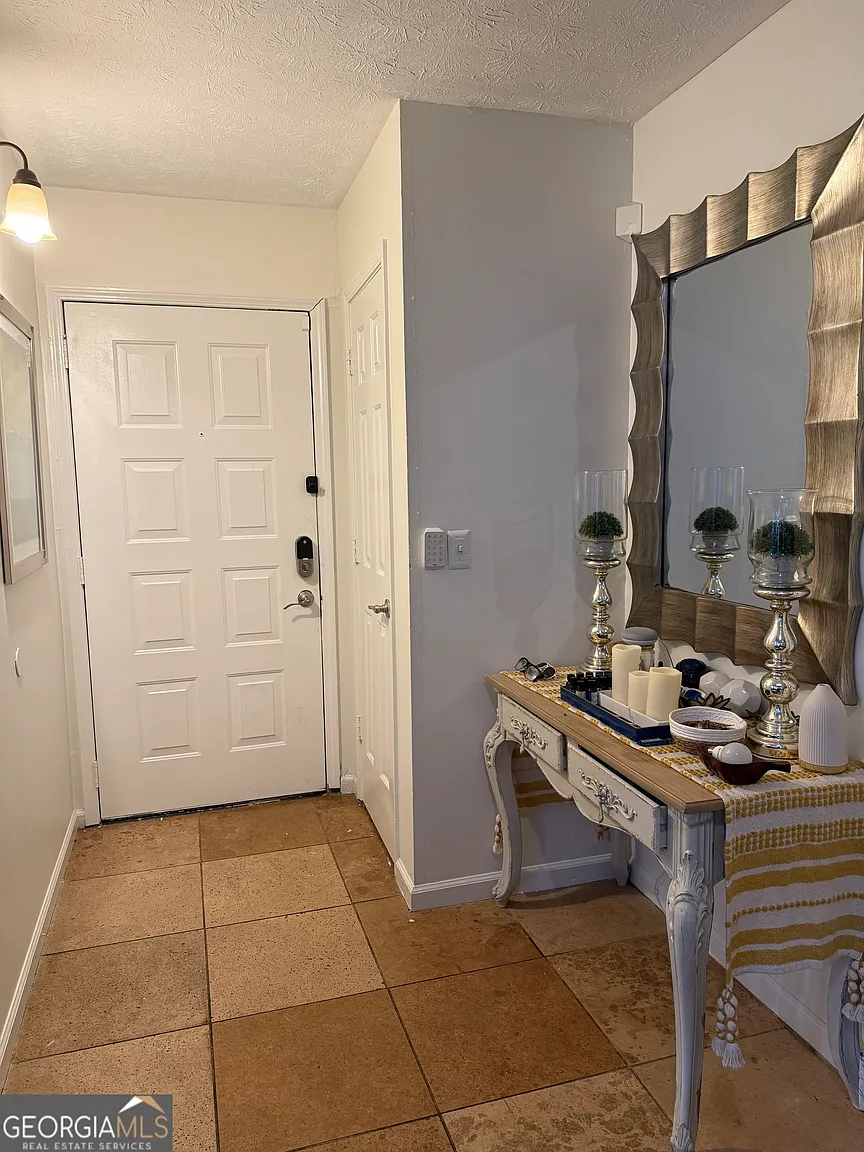 4005 Woodridge Way photo 1