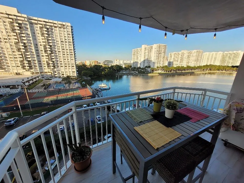 Del Prado Marina — Photo 3