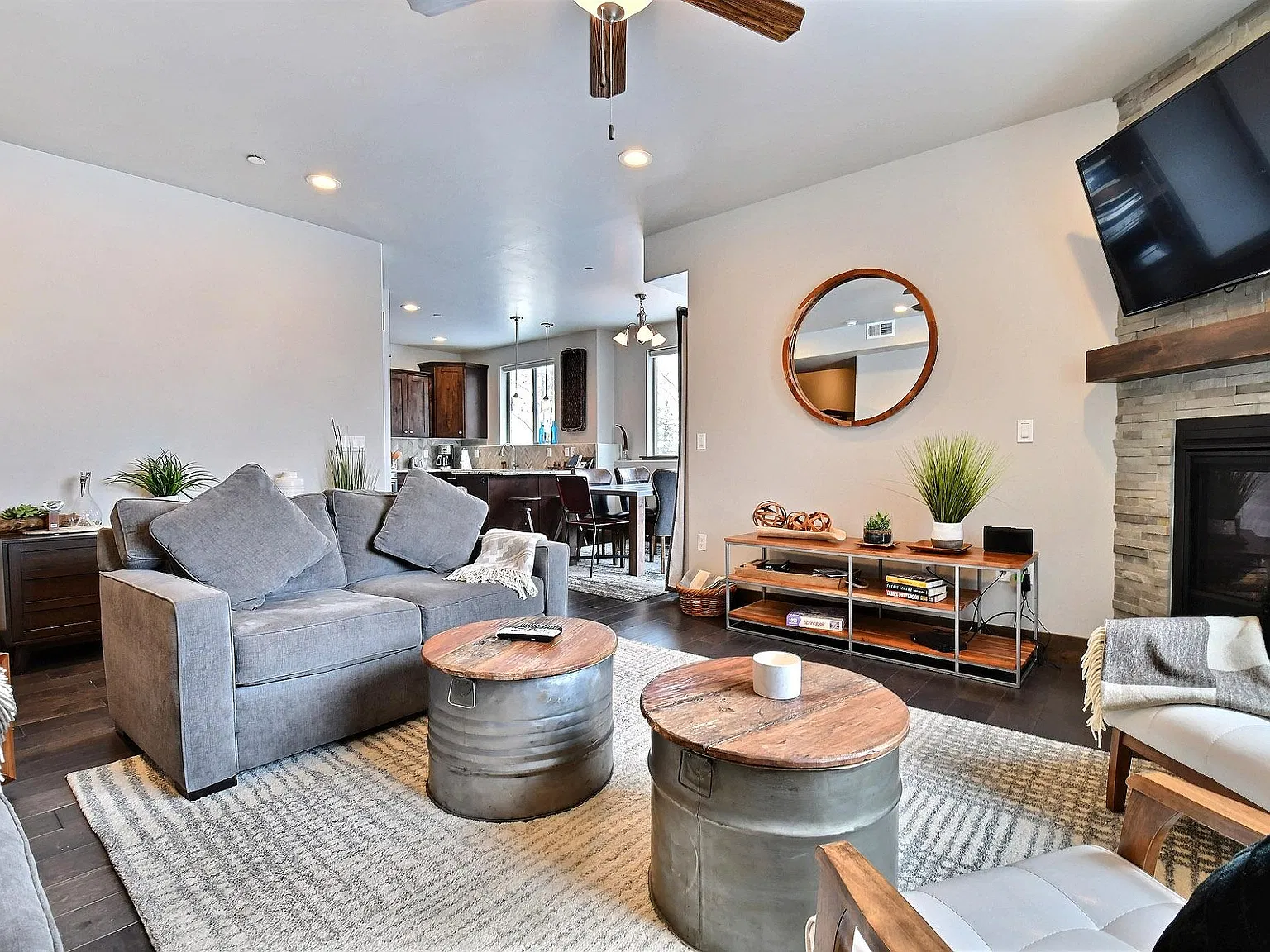 3 bed, 1433 sqft, $4,000 — Photo 2