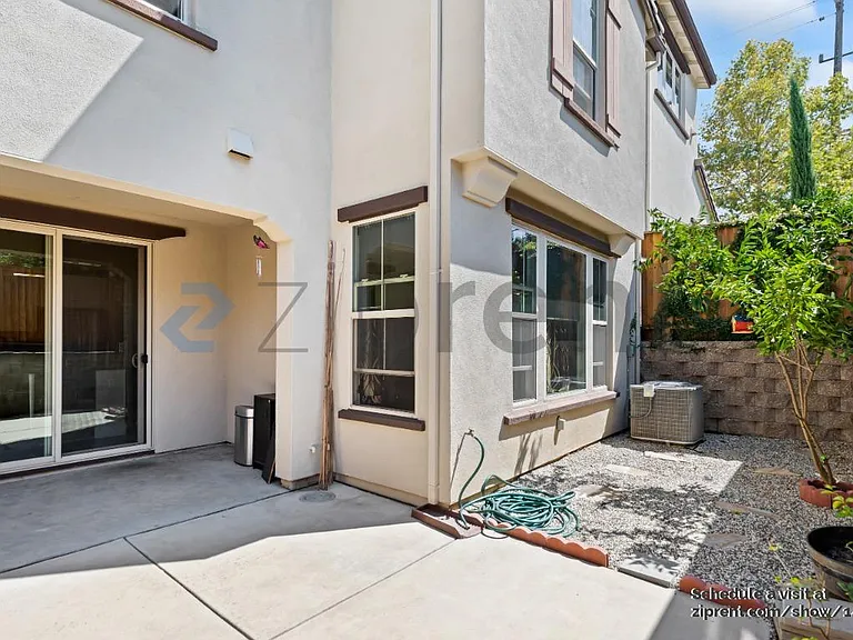 7 Rogers Ln — Photo 22