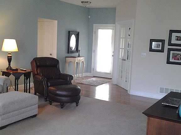 4th image of 2565 Barnsley Way