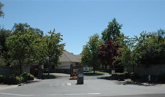 4th image of 7937 Auburn Oaks Village Ln