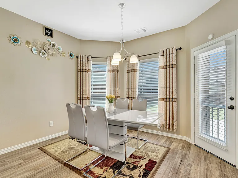 5920 Humber Ln — Photo 4