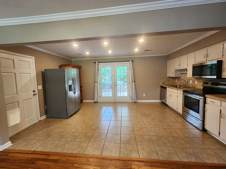 7527 Melinda Dr — Photo 8