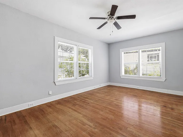 527 Fulton Ave — Photo 13