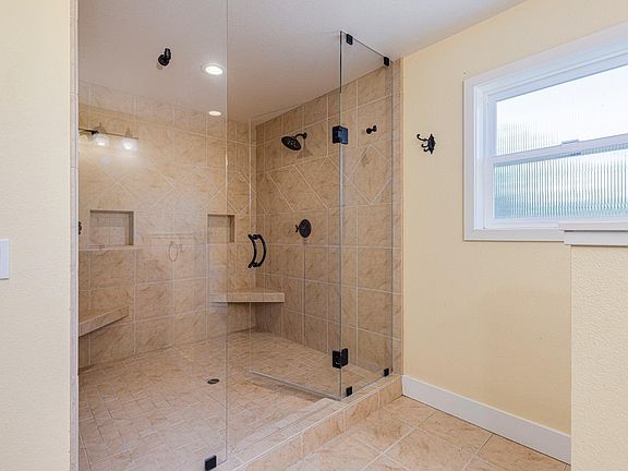 4th image of 230 Pheasant Drive