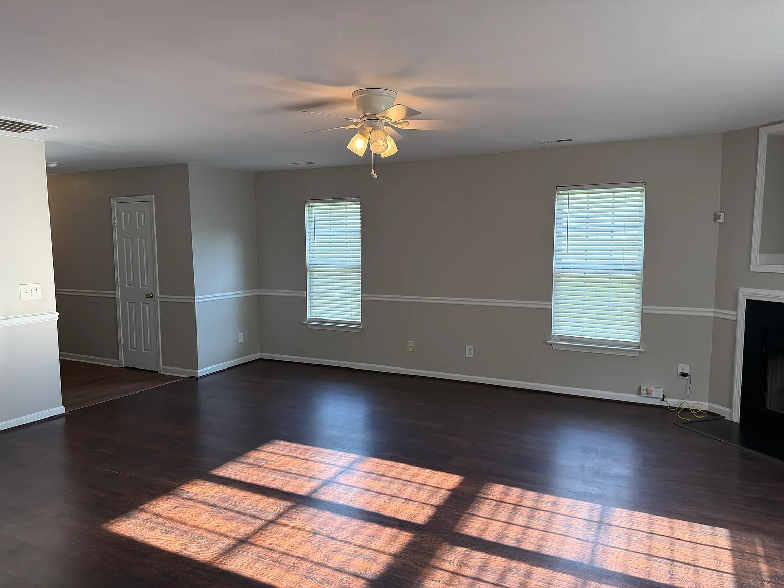 4 bed, 2.5 bath, 2060 sqft, $1,935 — Photo 4