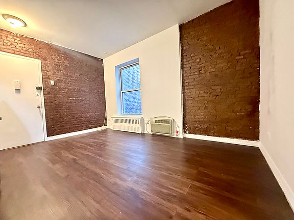 3rd image of 206 E 81st St #6B