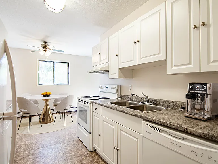104 Boyce St — Photo 1