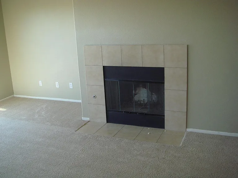 Inyo Ct — Photo 25