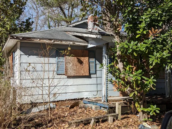 514 Reeves St, Sandersville, GA 31082