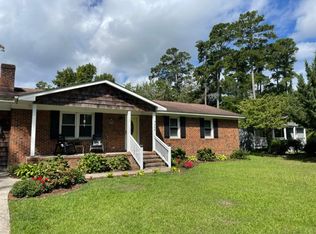 904 Wingina Ave, Manteo, NC 27954