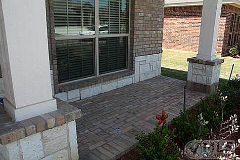 4th image of 2208 Caroline Dr