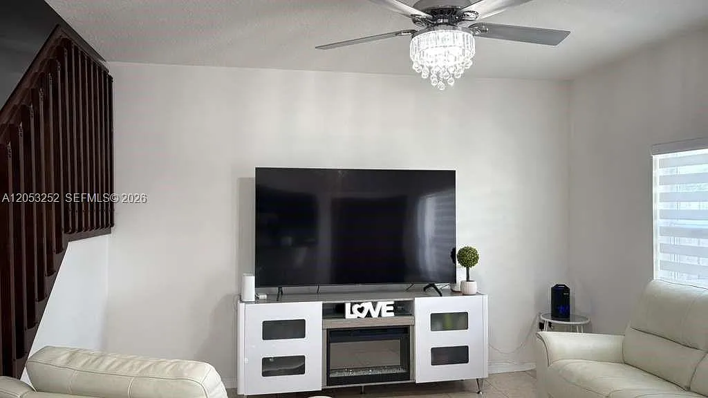 Towngate Condo Seven — Photo 3
