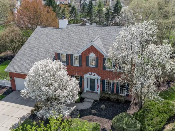 9357 Juniper Pl, Clarence Center, NY 14032