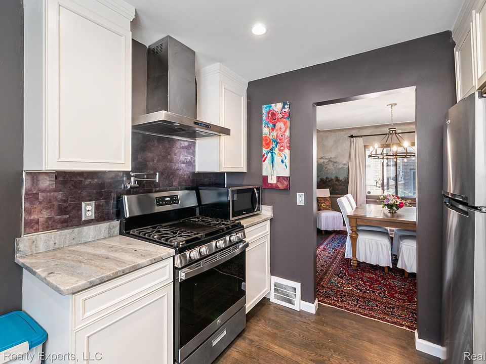 64 Illinois Ave, photo 16