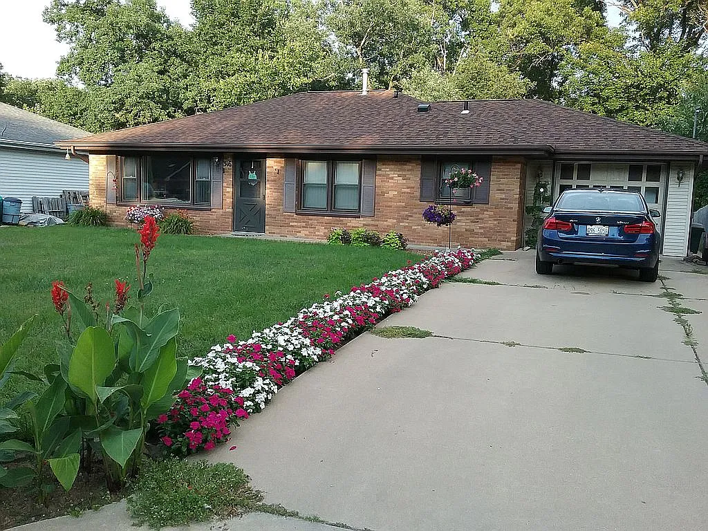 1316 N Autumn Ln photo 1