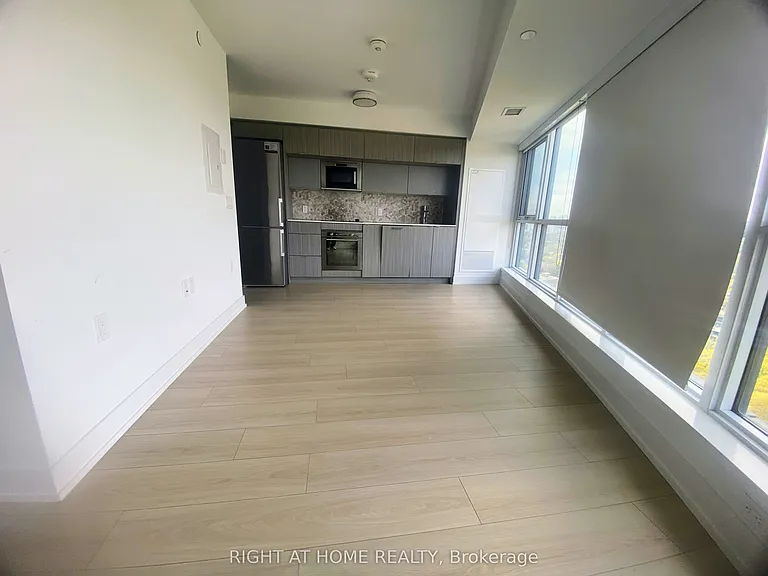585 Bloor St E #2416 — Photo 14