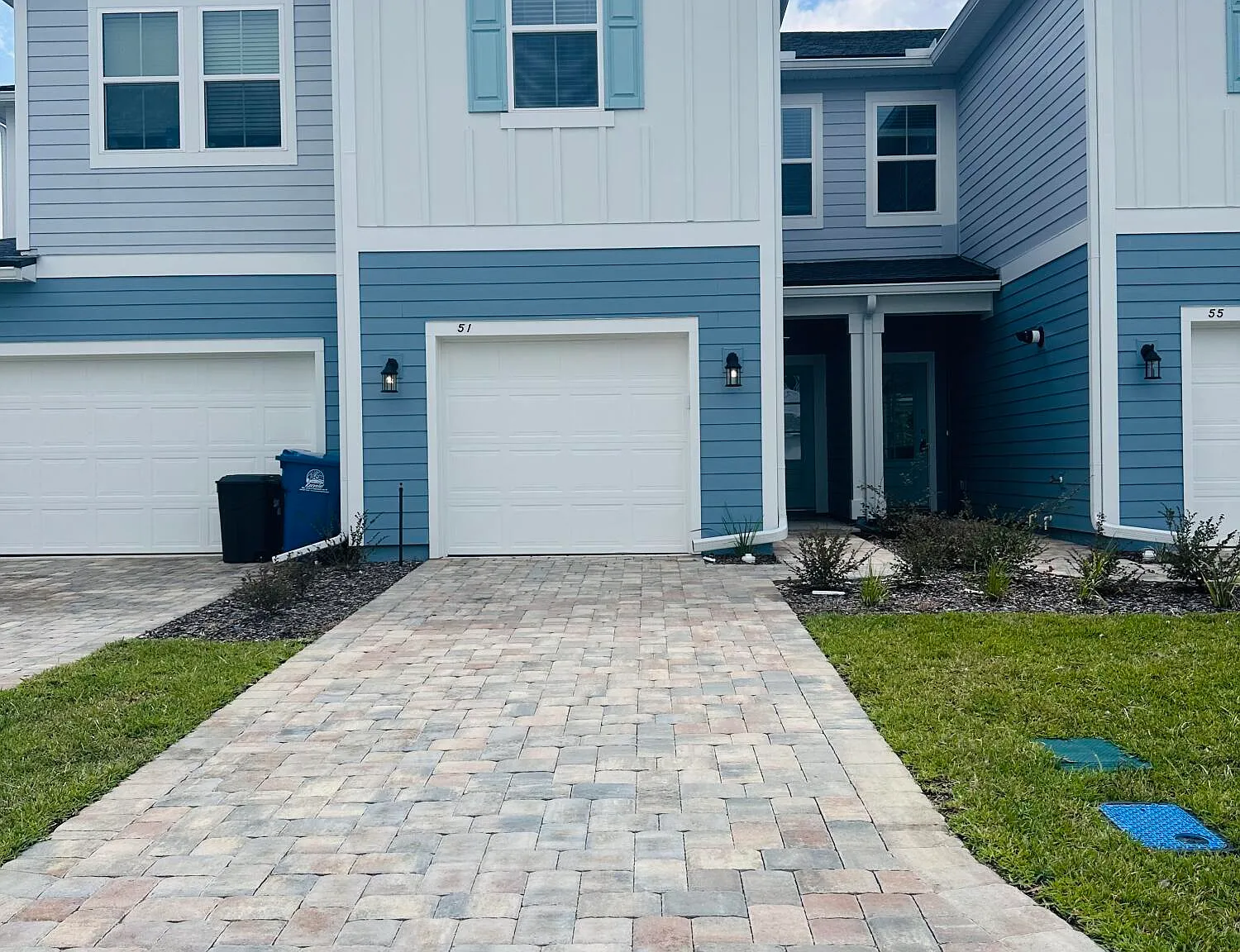 3 bed, 2.5 bath, 1475 sqft, $2,095 — Photo 1