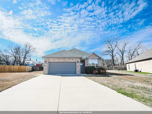 152 Harmony Dr, Tuscumbia, AL 35674