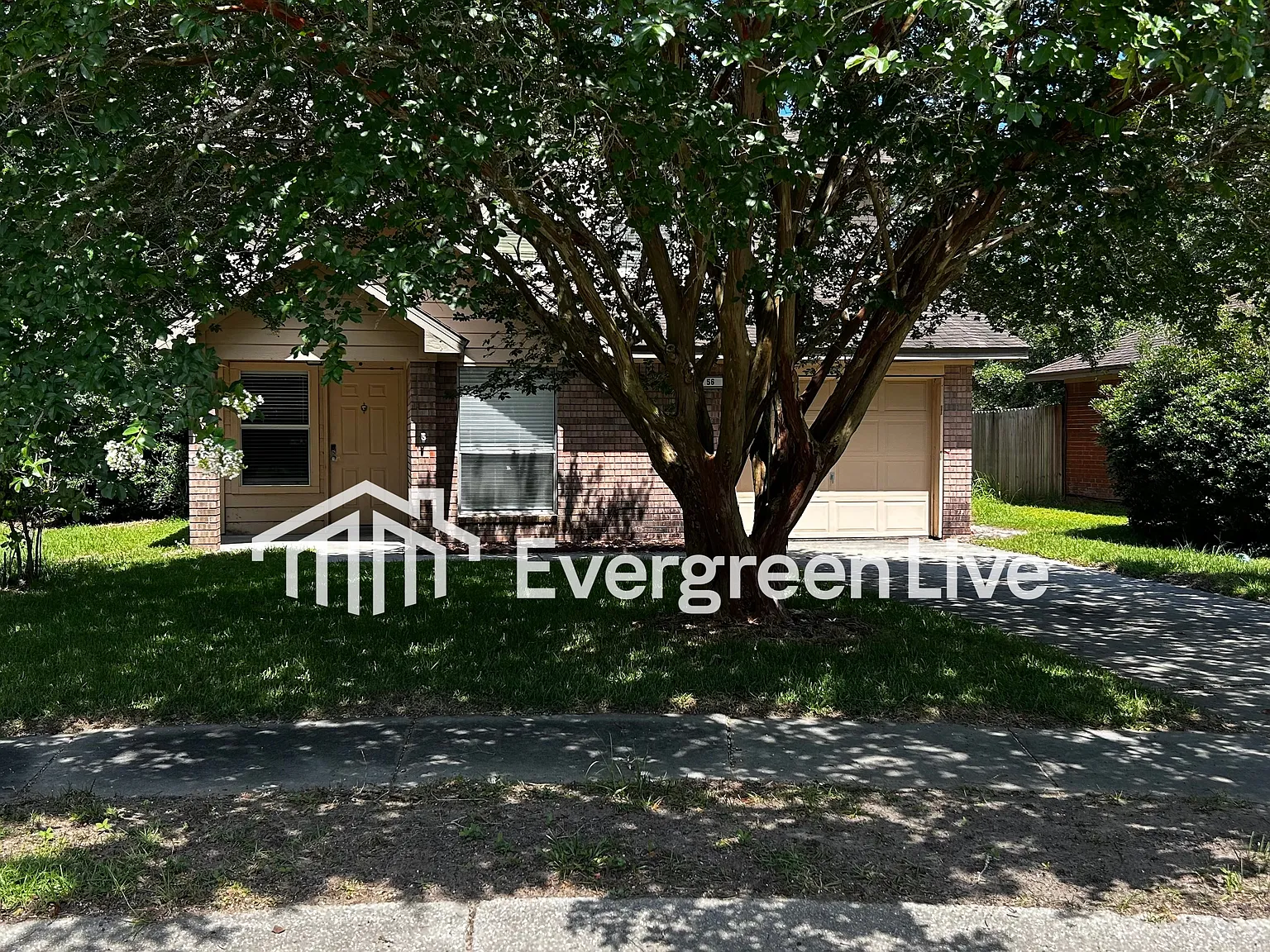 3 bed, 2.5 bath, 1758 sqft, $1,495 — Photo 2