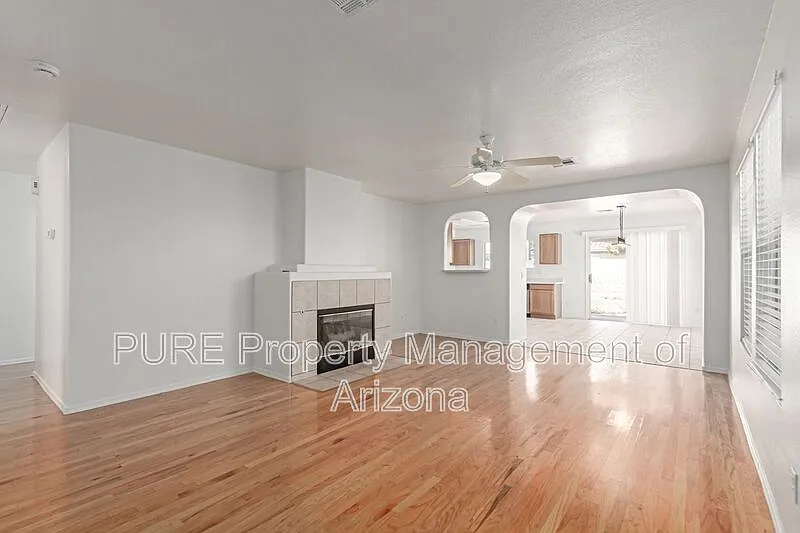 3 bed, 2.0 bath, 1388 sqft, $1,995 — Photo 1