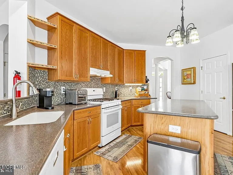 50 Sedona Blvd — Photo 10