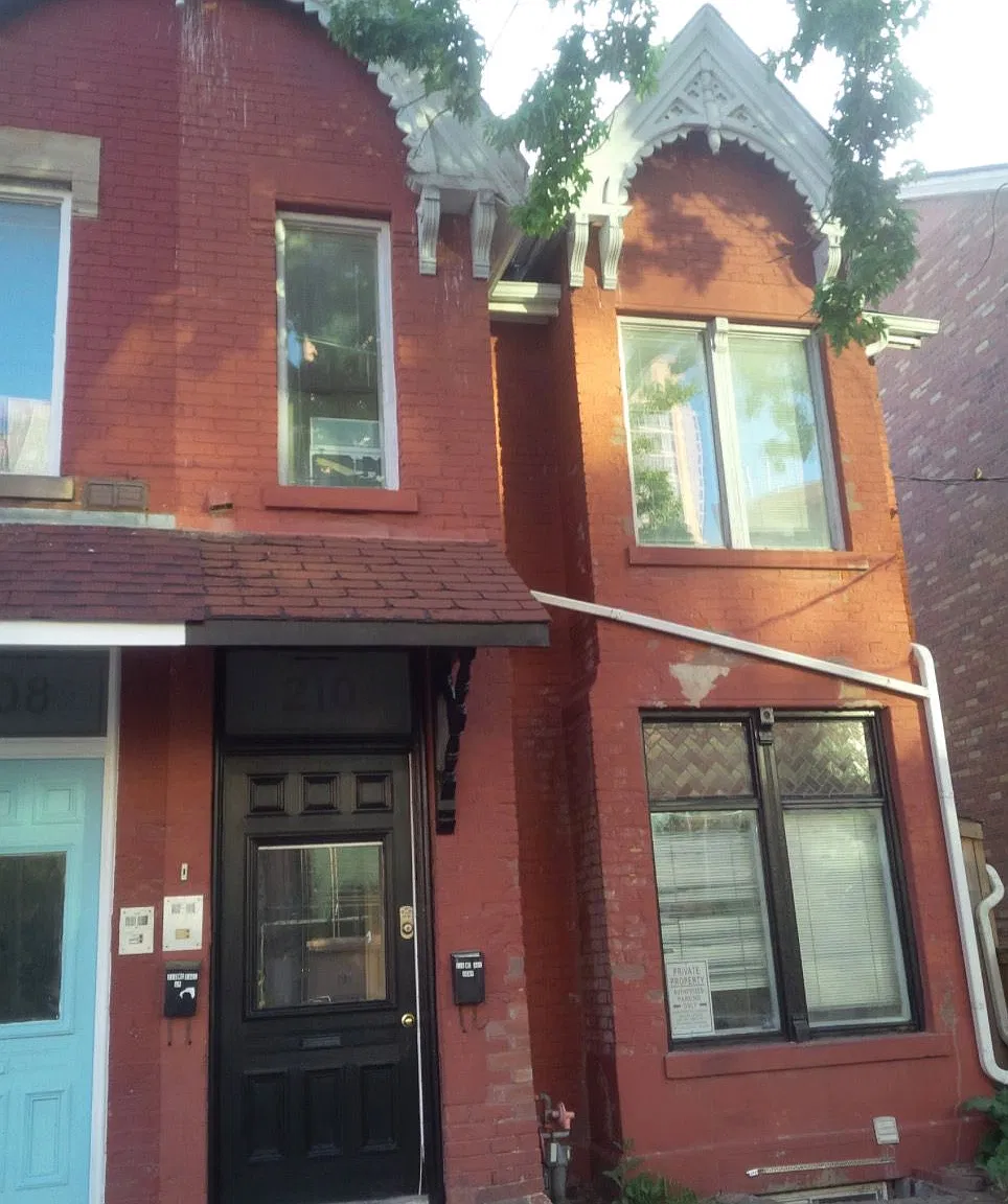 4 bed, $4,800 — Photo 1