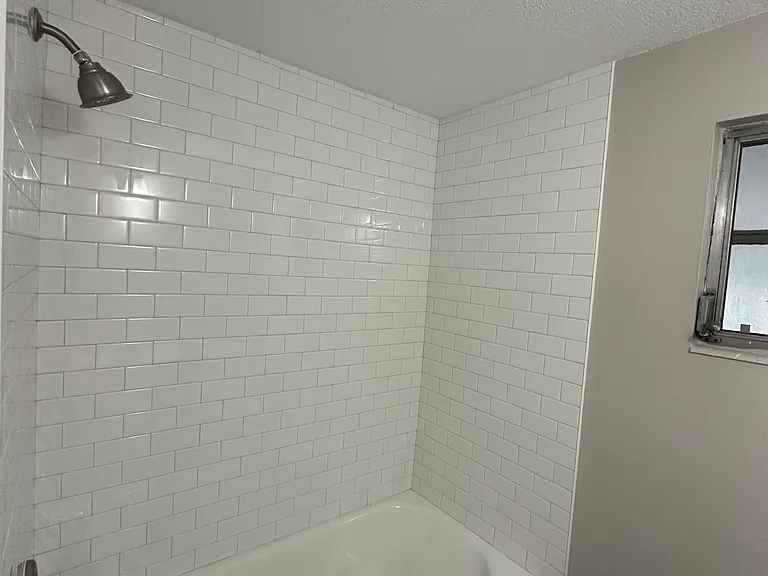 170 Parkwood Dr W — Photo 13