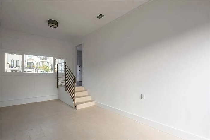 1510 Voorhees Ave — Photo 11
