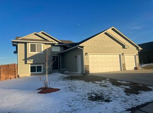 2516 Wynn Way, Yankton, SD 57078