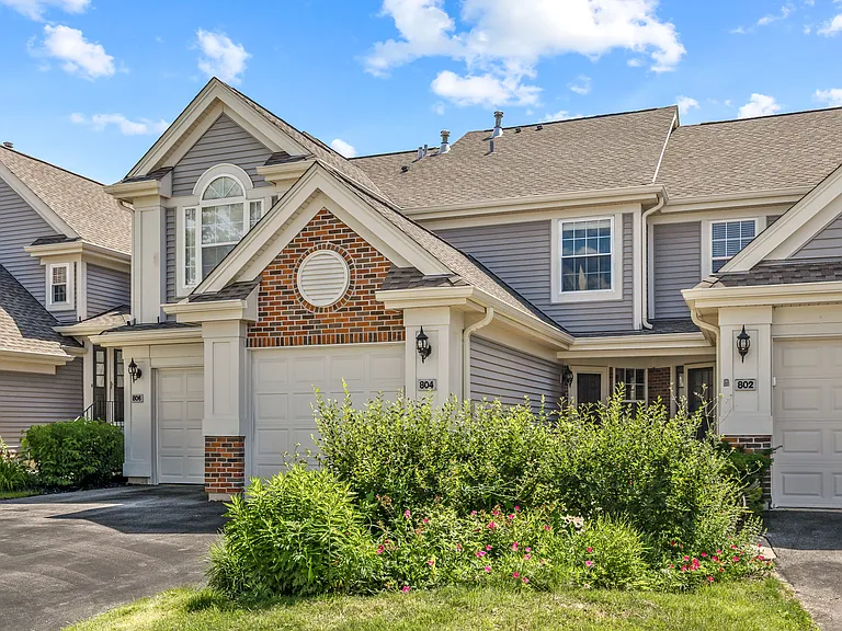 804 Spring Creek Ct — Photo 1